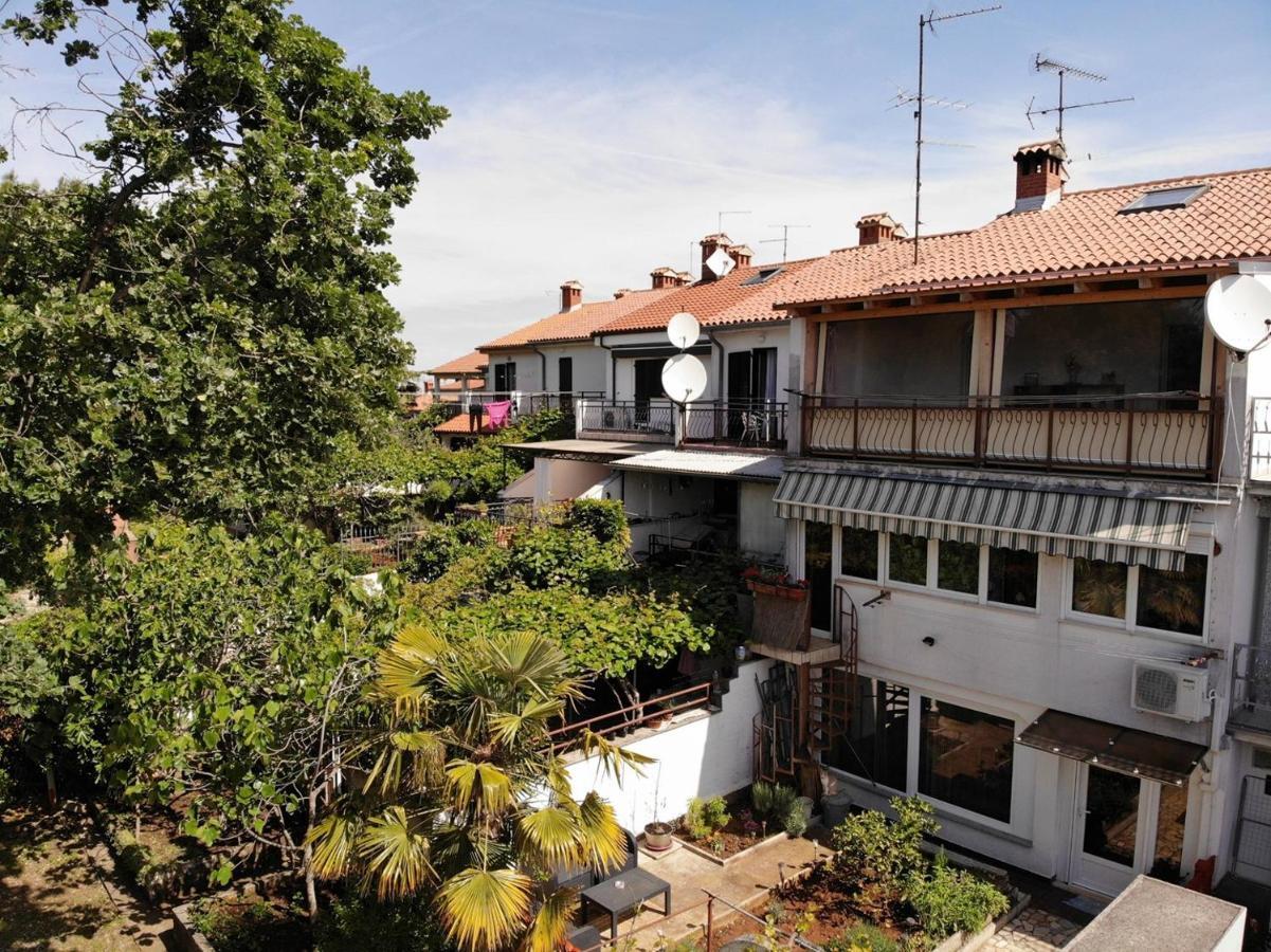 Apartments Porec Beach Area Simo Екстер'єр фото